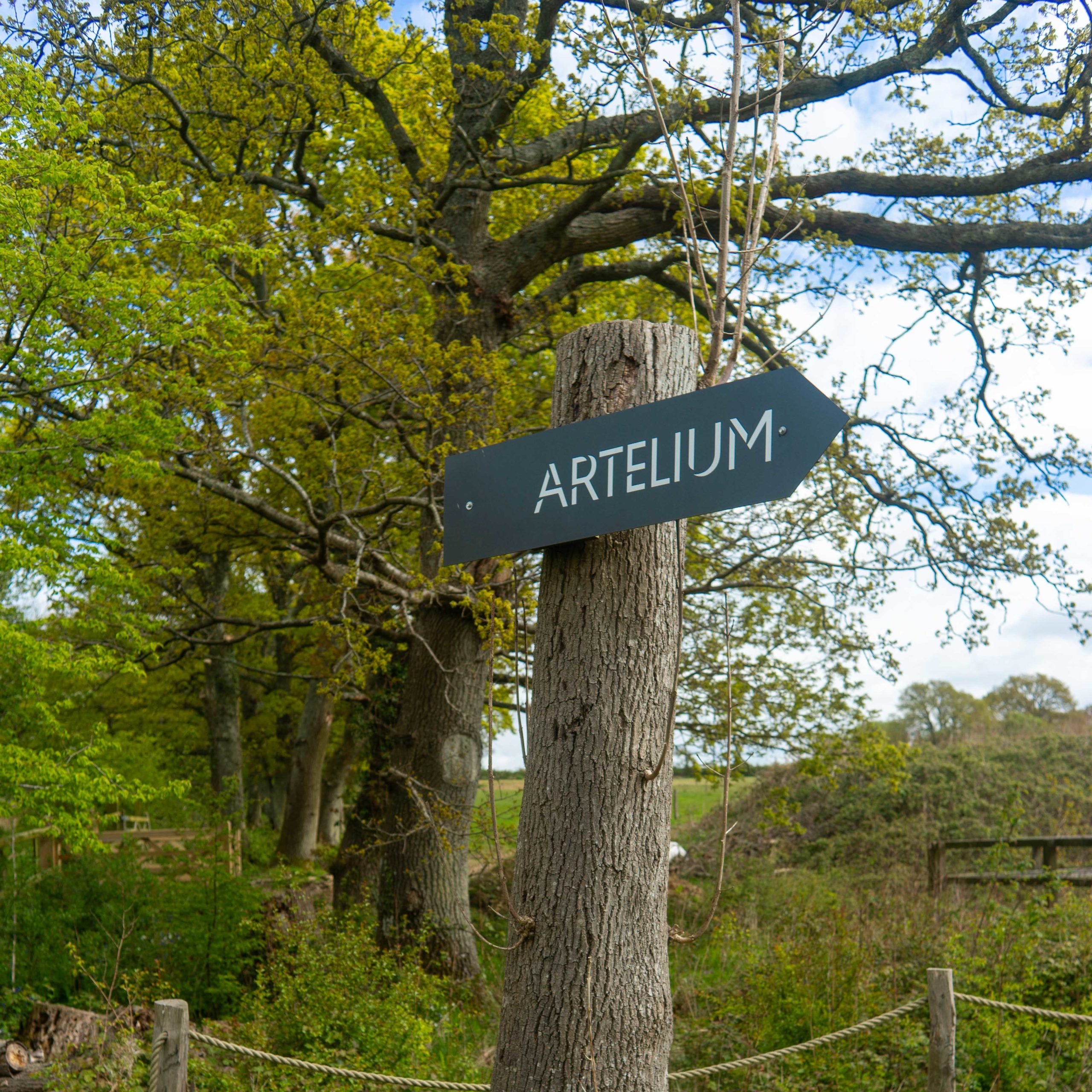 Artelium sign